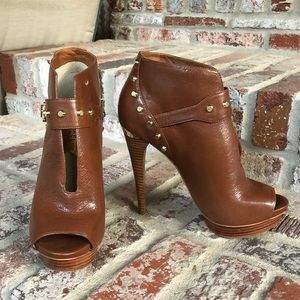 Michael Kors leather booties in caramel/gold